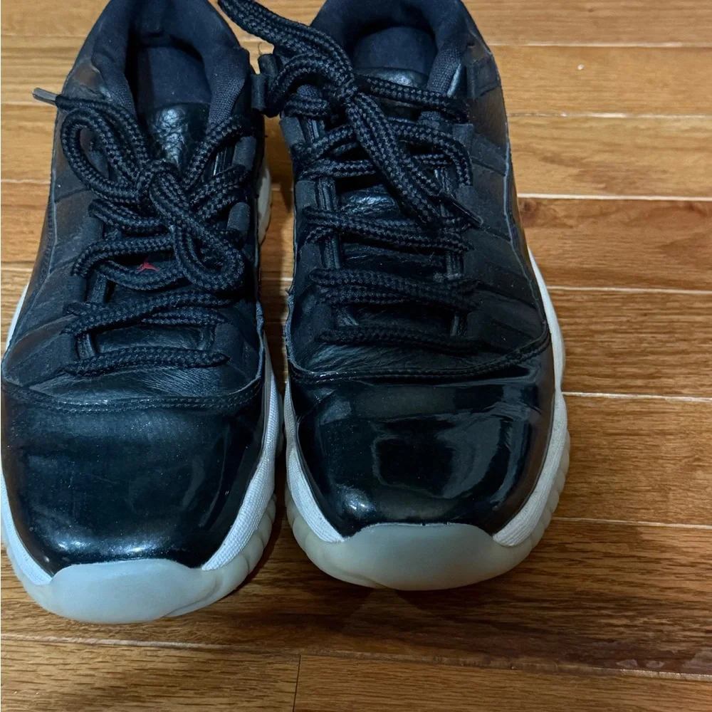 Black and White Retro Jordan Sneakers size 6.5Y - Picture 2 of 6